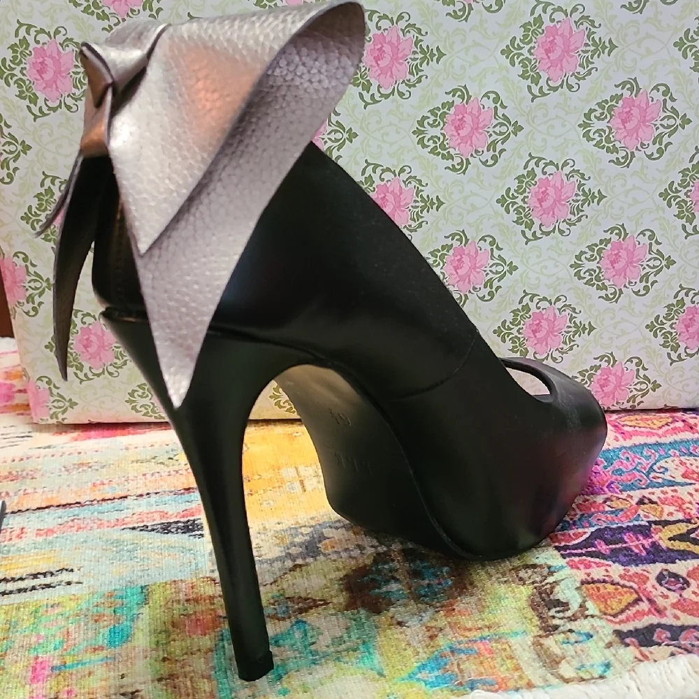 Elle Black Peep-Toe Stiletto Heels - Picture 4 of 5